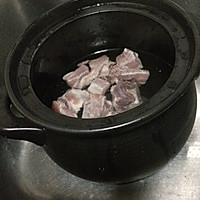 秘制排骨莲藕汤的做法图解1