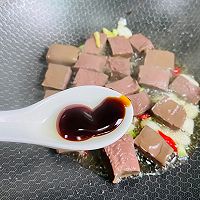 #我们约饭吧#韭菜炒鸭血的做法图解9
