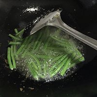 豆角回锅肉的做法图解2