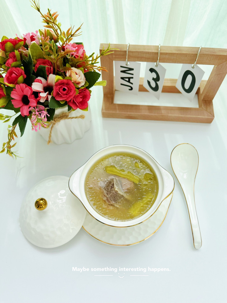 黄豆苦瓜扇骨汤的做法