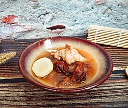 姬松茸山药罐头土鸡汤的做法