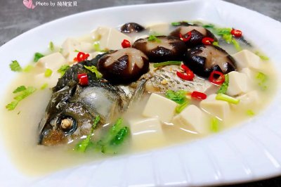 香菇鲫鱼豆腐汤