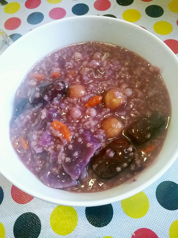 紫薯红枣莲子粥