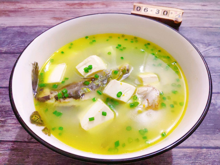 好喝营养的黄骨鱼豆腐汤的做法