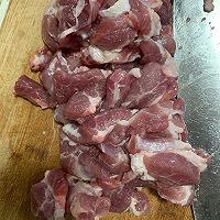 酸甜酥脆的菠萝古老肉的做法图解1