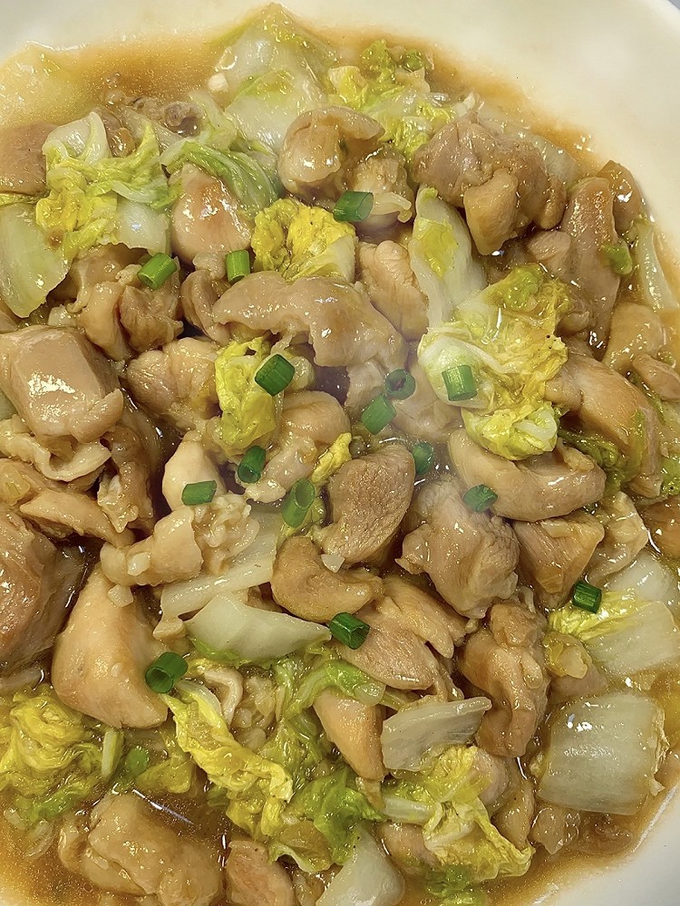 求你们都去做这个不加一滴水的娃娃菜焖鸡腿肉！！的做法