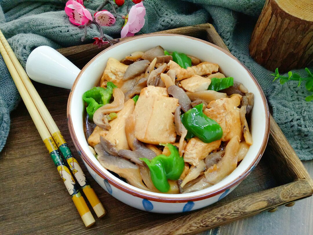 豆腐平菇超好吃的做法，鲜香入味又营养，开胃又下饭，上桌受欢迎 - 哔哩哔哩