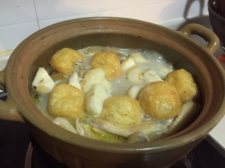 海鲜鸭脚煲的做法图解3