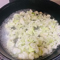 干烧花菜的做法图解1