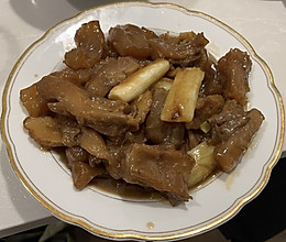 葱烧蹄筋/萝卜香菇烧蹄筋的做法