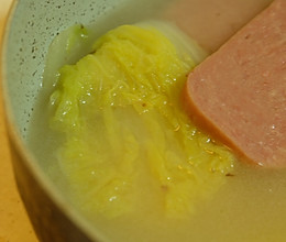 蒜香娃娃菜午餐肉汤的做法