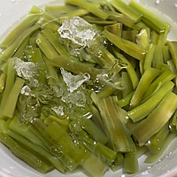 捞汁贡菜的做法图解5