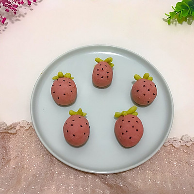 草莓馒头