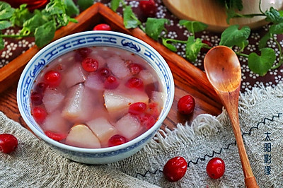 蔓越莓川贝梨子甜汤