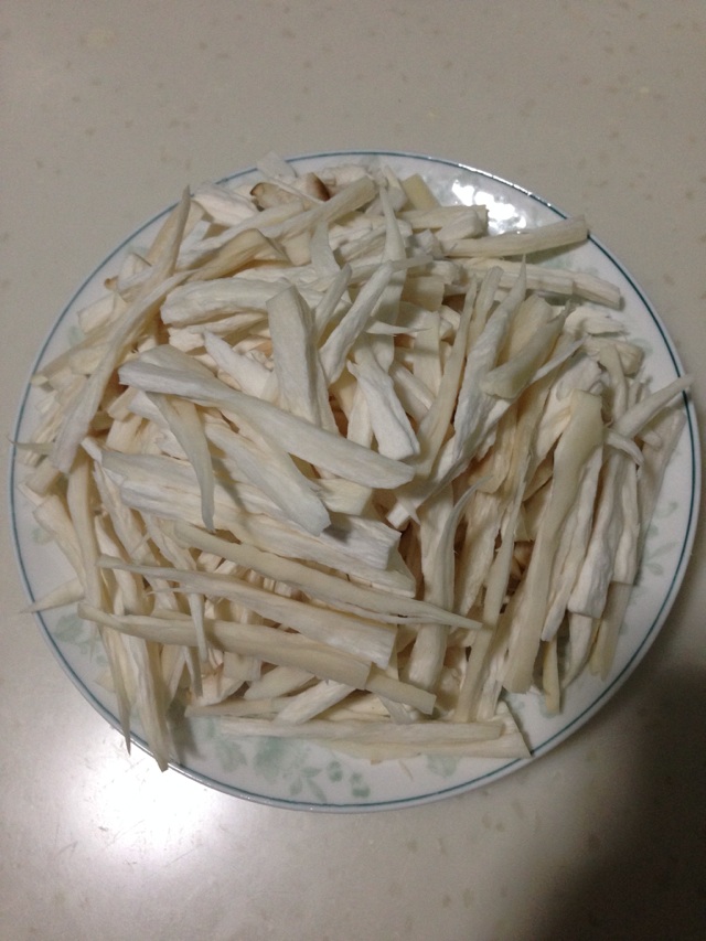 干煸杏鲍菇的做法图解2
