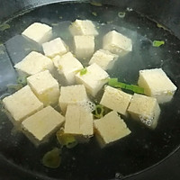 #夏日消暑，非它莫属#豆腐粉丝菠菜汤的做法图解2