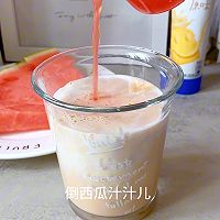 #在夏日饮饮作乐#西瓜厚椰拿铁的做法图解5