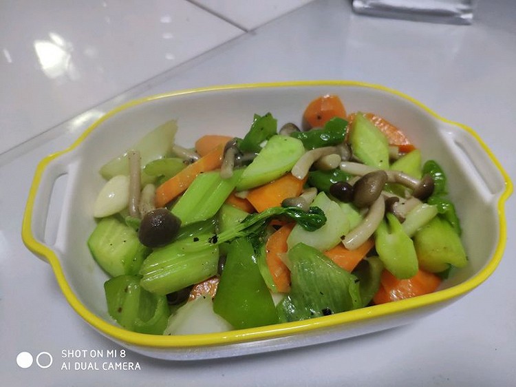 黑椒杂蔬——快手健身餐 摆脱水煮菜！！！的做法