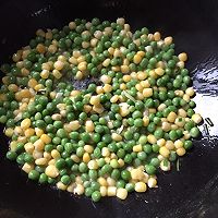 蛋散豌豆玉米的做法图解1