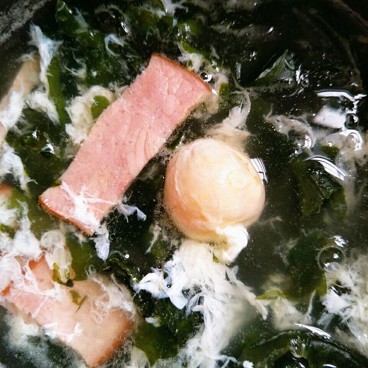 咸蛋火腿海藻汤的做法