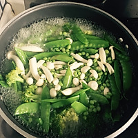 海鲜蔬菜意大利扁面的做法图解2