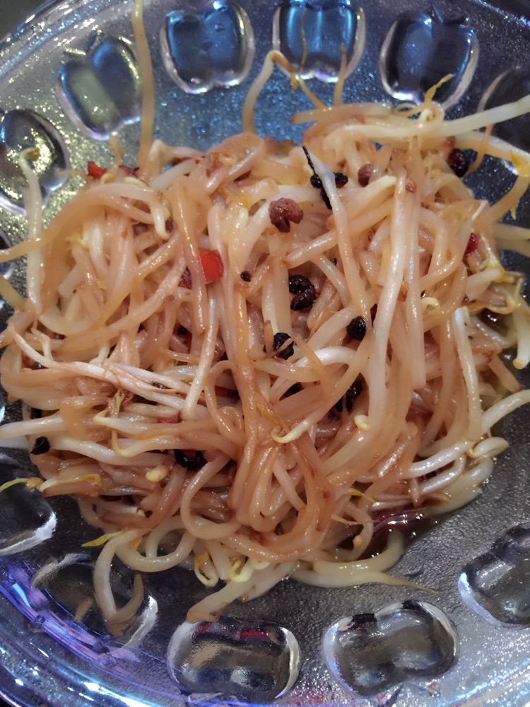 酸辣豆芽菜的做法图解3