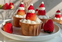 #2022双旦烘焙季-奇趣赛#草莓雪人纸杯蛋糕的做法