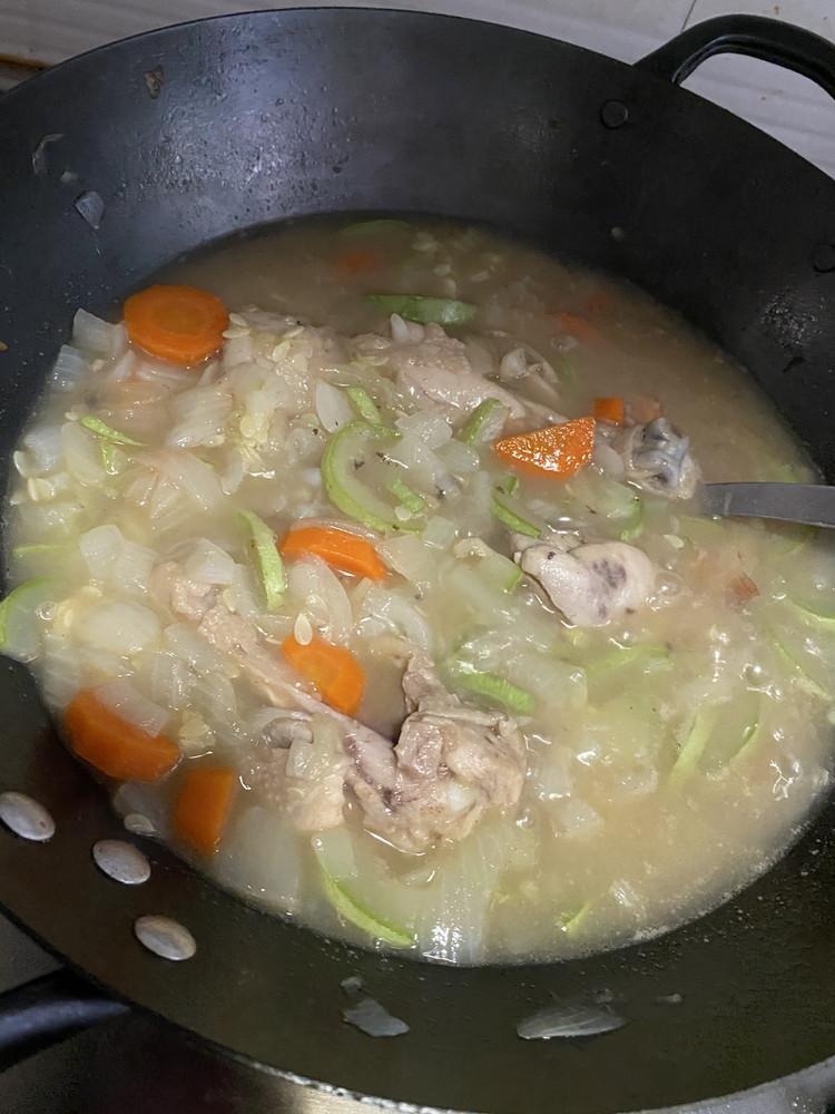 鸡肉蔬菜蛤蜊汤(快手菜)的做法