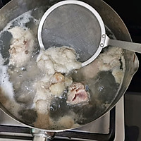 营养又简单的冬瓜海带排骨汤的做法图解2