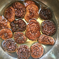台灣風味。皮蛋肉粽的做法图解5