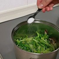 热拌香菇芹菜的做法图解9