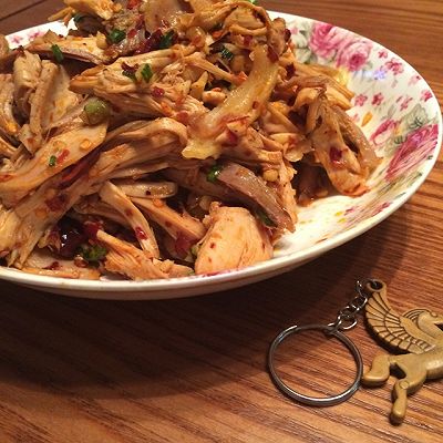茶树菇鸡汤、凉拌麻辣鸡丝