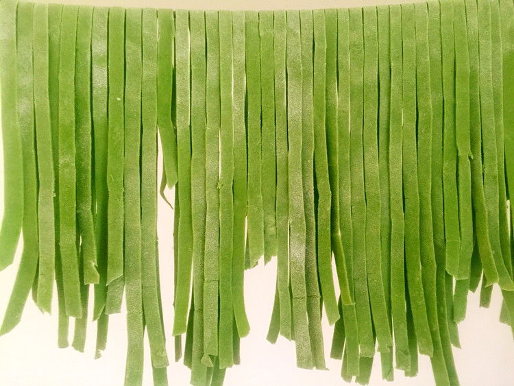 菠菜面条的做法