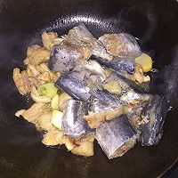 燕鱼炖五花肉（或土豆条）的做法图解3