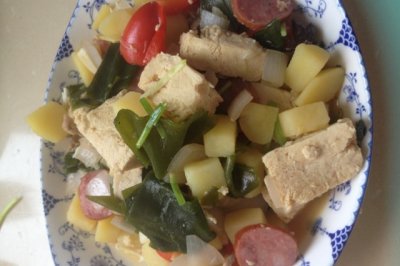 肉汤炖冻豆腐土豆海带