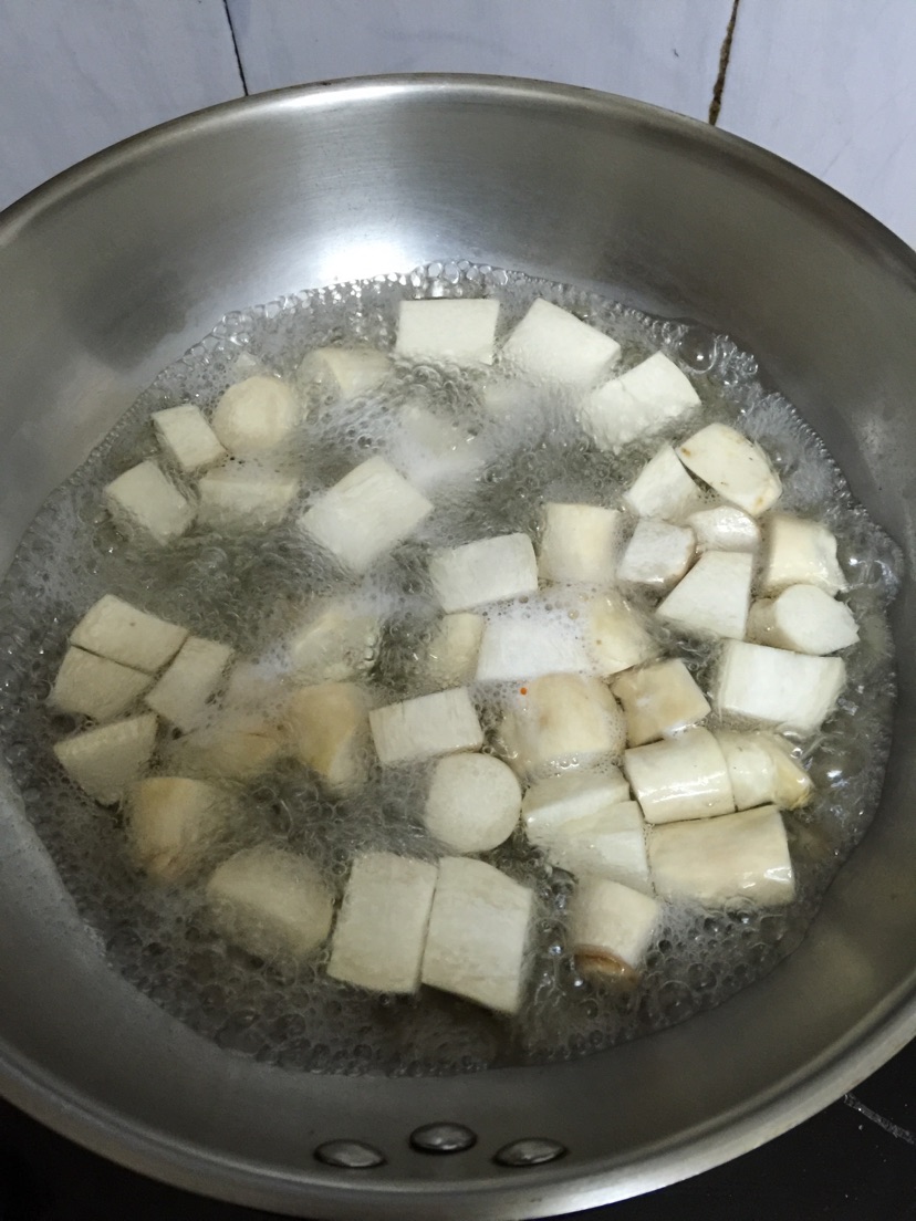 麻辣鸡腿菇（重口味）的做法图解4