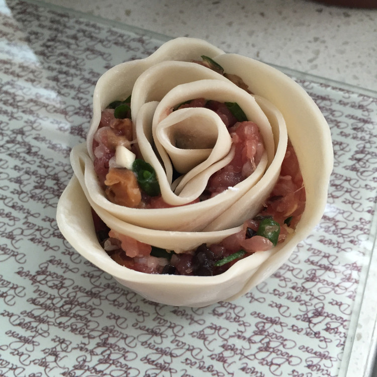 玫瑰花饺的做法
