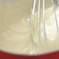 一出锅瞬间被吃光的甜品—— 炸鲜奶的做法图解4