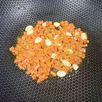 #金龙鱼橄榄油调和油520美食菜谱#豌豆虾仁炒饭的做法图解10