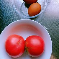 西红柿炒鸡蛋的做法图解1