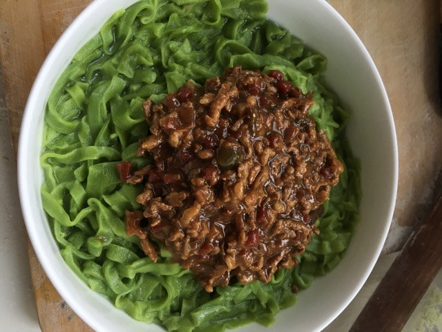菠菜面的做法