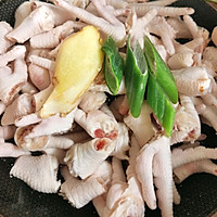 酱焖鸡爪的做法图解1