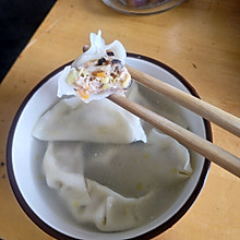 白菜猪肉香菇胡萝卜水饺