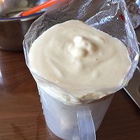无添加的酥松入口即化的蛋黄小饼的做法图解11