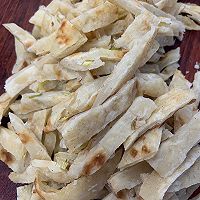香菇洋白菜炒饼的做法图解4