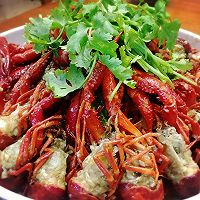 蒜香蟹味小龙虾的做法图解2