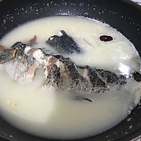 黑鱼枸杞叶汤的做法图解5