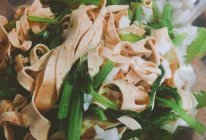 减脂菜：芹菜干豆腐拌鱼丸  瘦身爽口小菜的做法