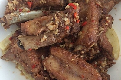 蒜香酥软排骨
