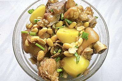 土豆黄豆焖猪脚